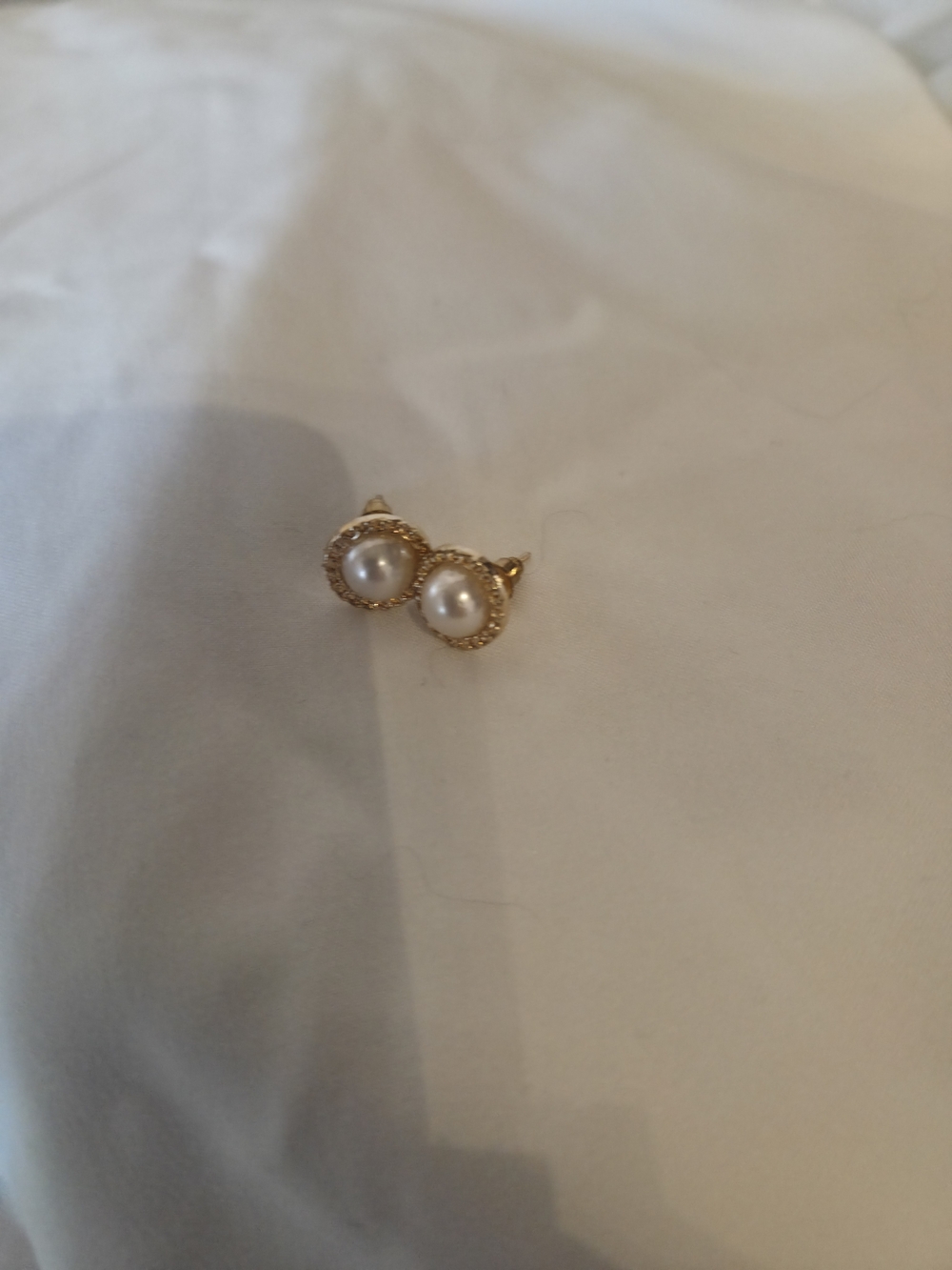 Gold Pearl Stud Earrings - Classic Women's Jewelry